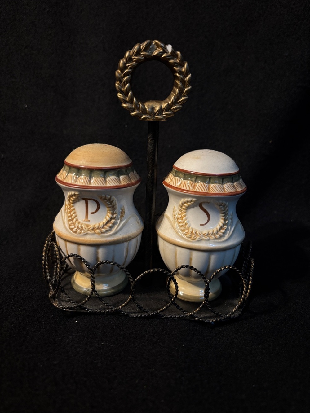 Vintage Amscan wheat salt and pepper shaker set with a decorative wire caddy